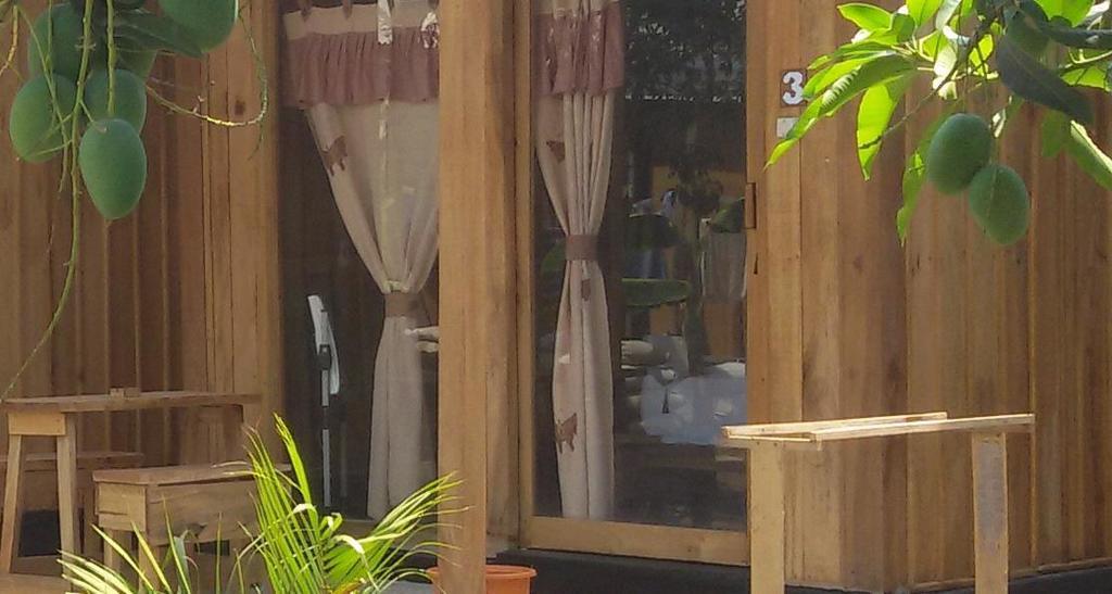 Beach Box Bungalow Gili Trawangan Room photo