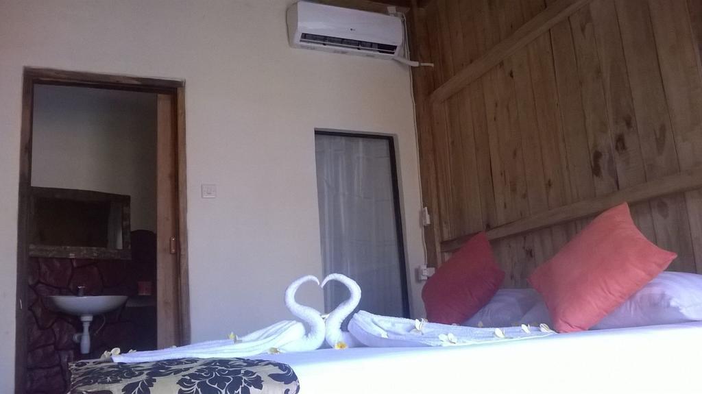 Beach Box Bungalow Gili Trawangan Room photo